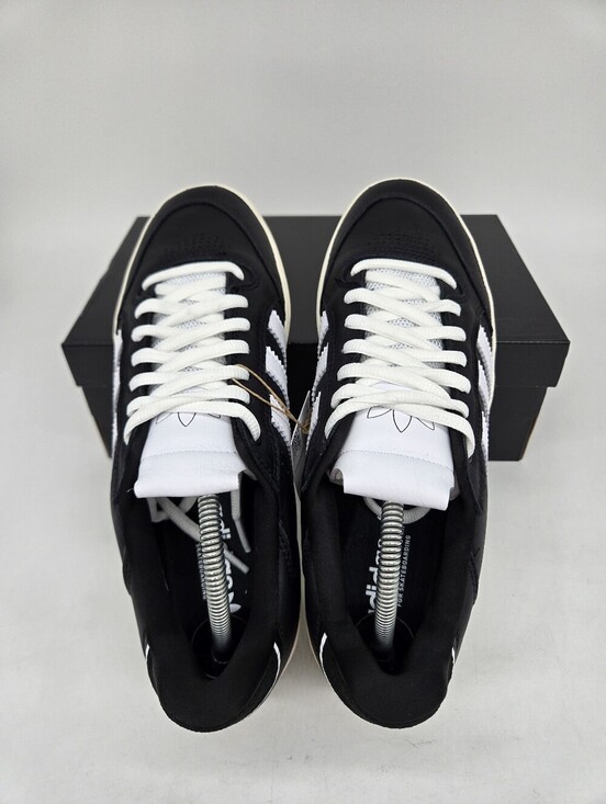Athletic_Shoes